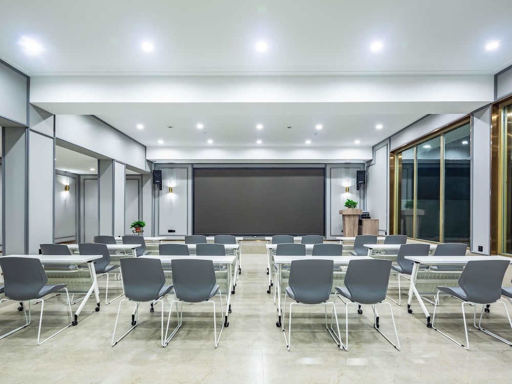 Mercure Qingdao Zhanqiao 35/46