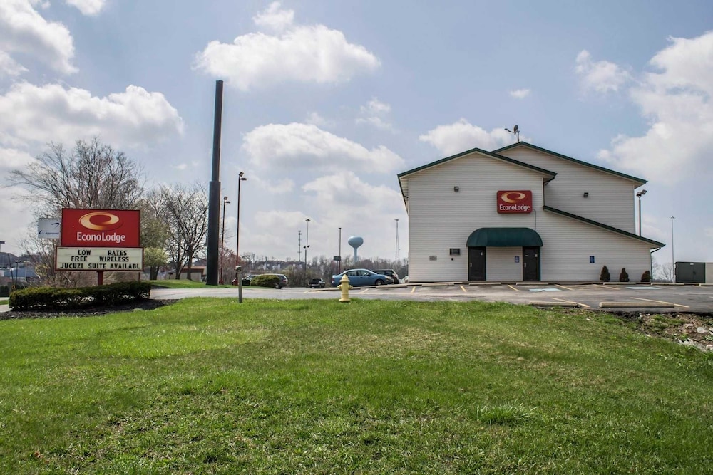 Econo Lodge Akron Copley Northwest 3/34