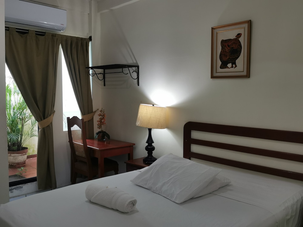 ECONOMY, DOUBLE BED