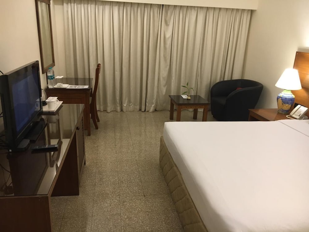 Radisson Goa Candolim Hotel 17/84