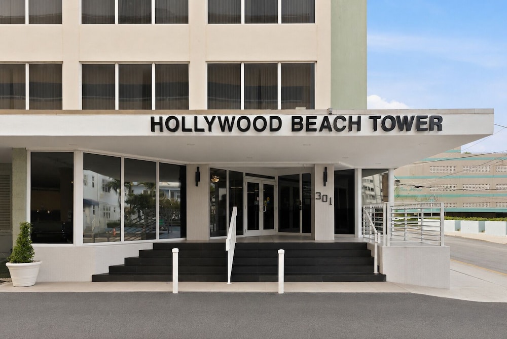 Hollywood Beach Tower 4/71