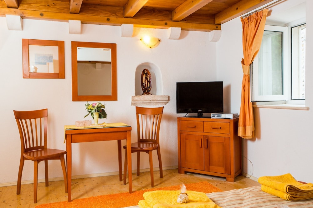 Apartments Ivana 55/63