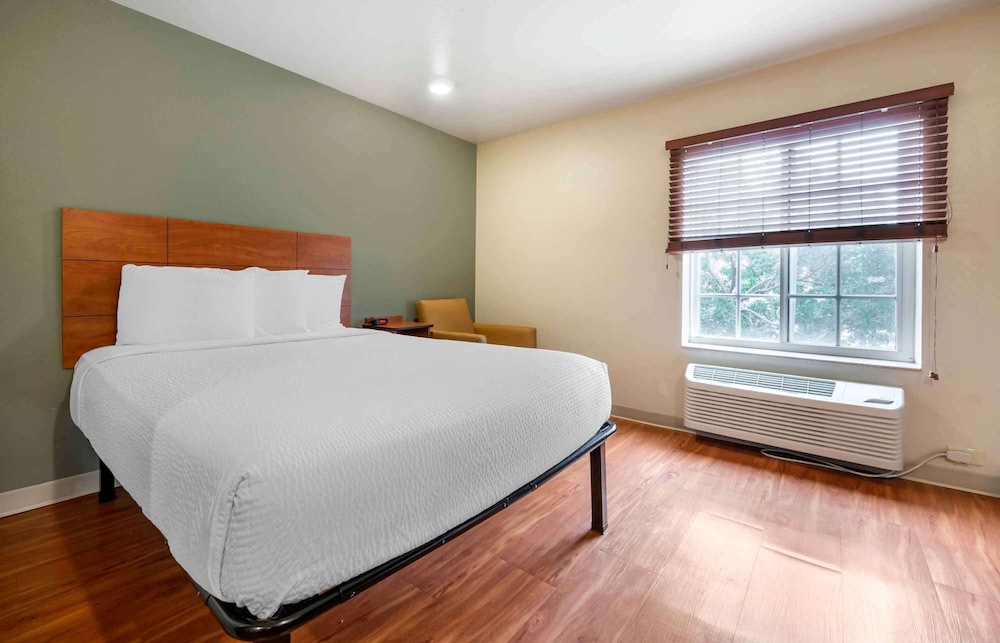 Extended Stay America Select Suites - Lake Worth 11/47