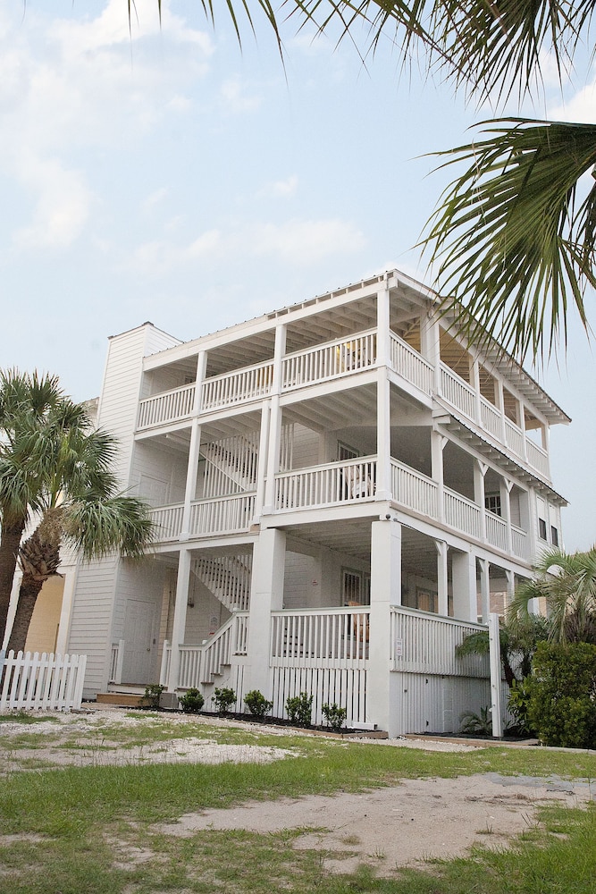 Desoto Beach Terraces 2/45