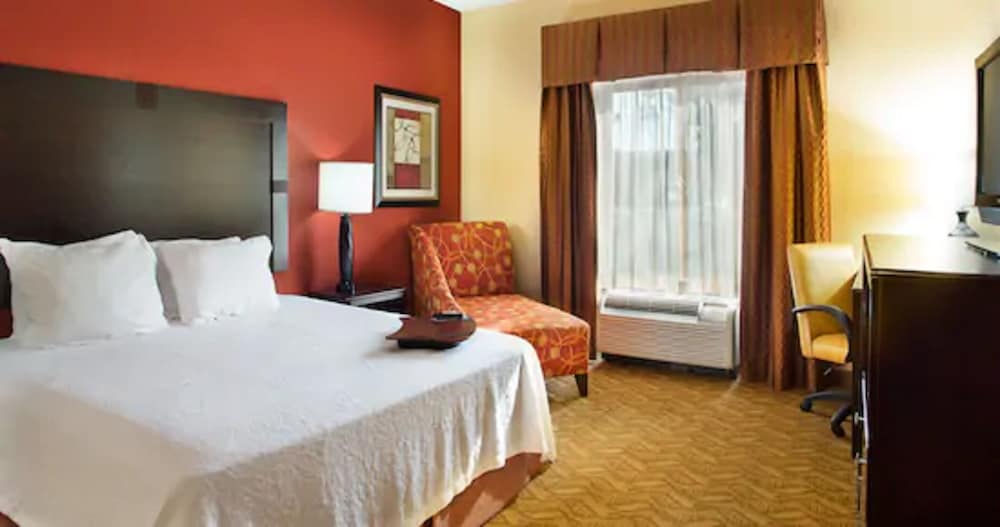 Hampton Inn and Suites Laurel, MS 6/45