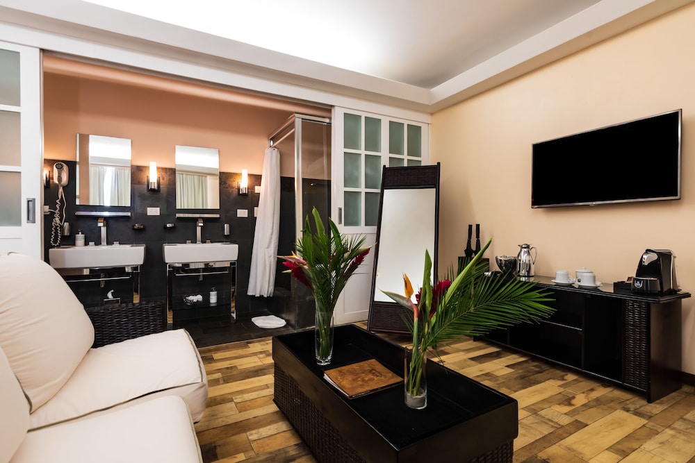 Gaia Hotel and Reserve 28/37