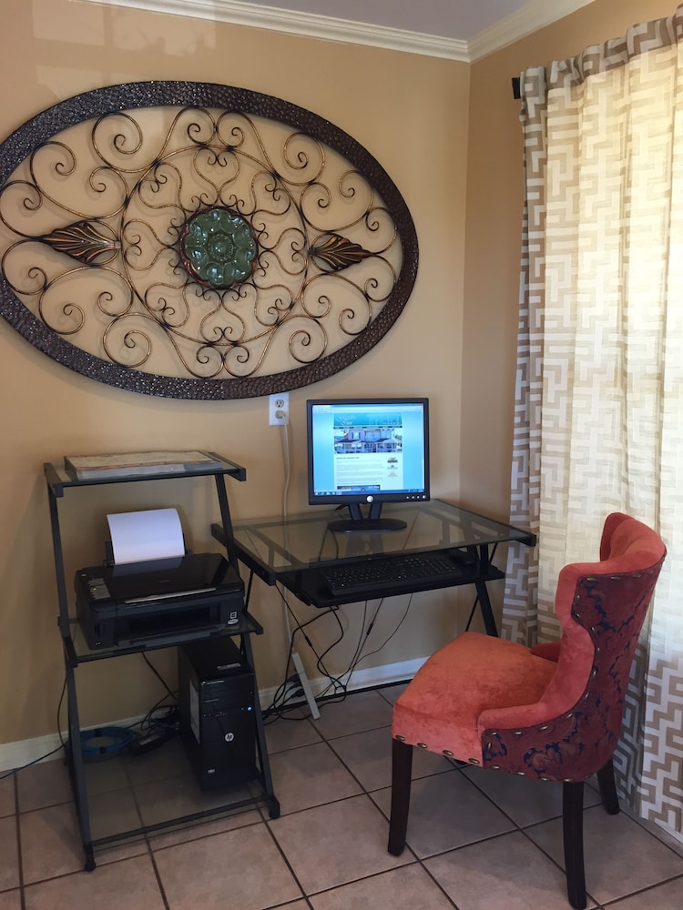 Gazebo Inn 38/44