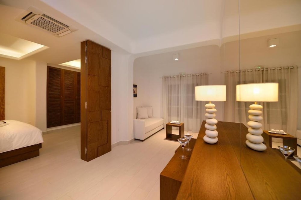 Saint John Hotel Villas and Spa 82/107