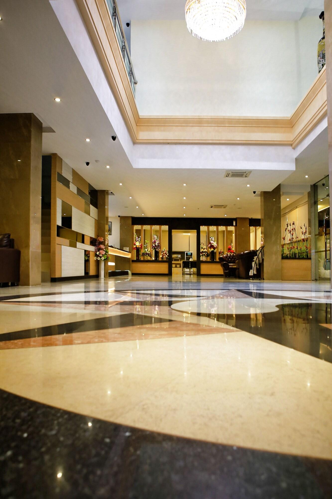 OYO 775 Aviari Hotel 13/50
