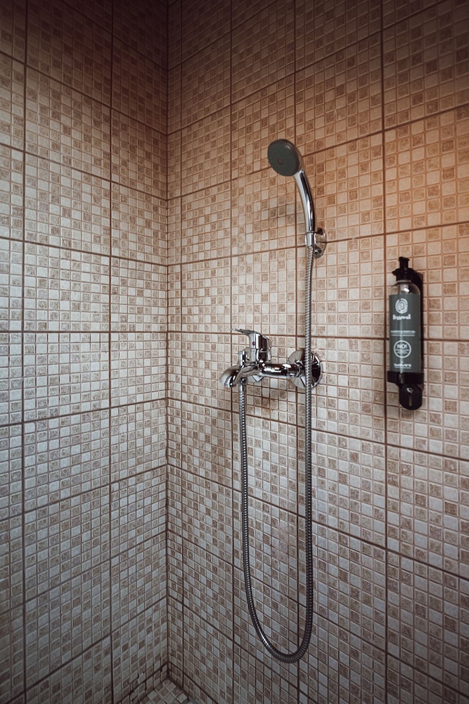 Akti Hotel 35/66