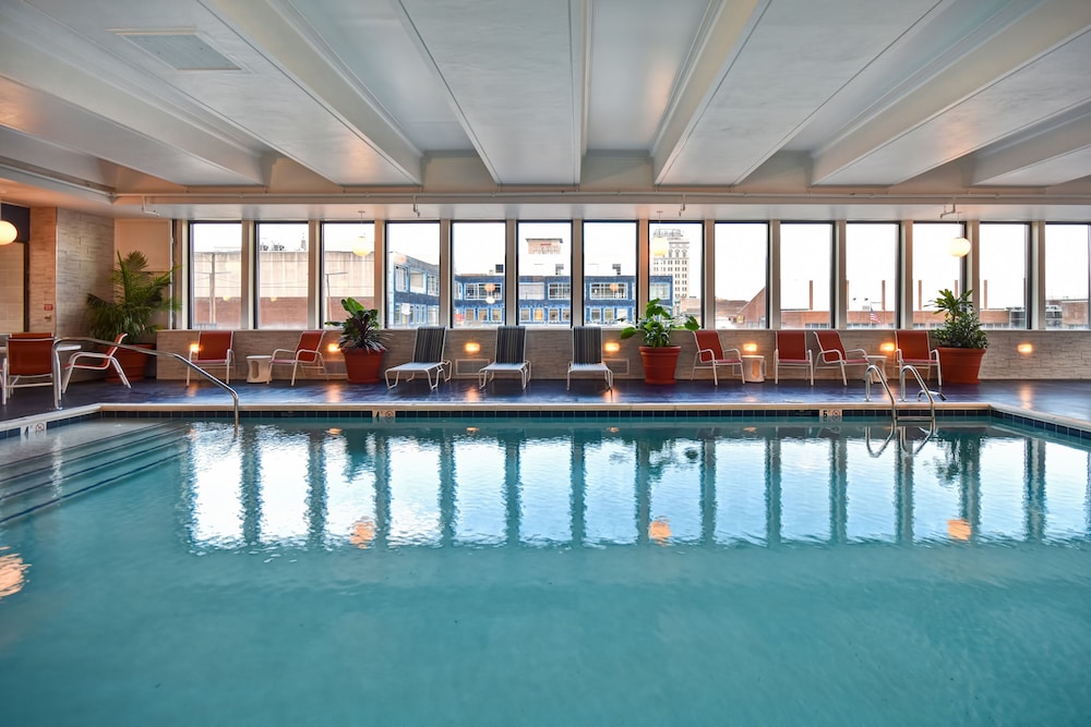 Holiday Inn Lancaster 40/86