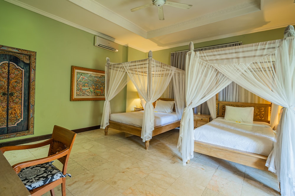 LUXURY, DOUBLE OR TWIN BED