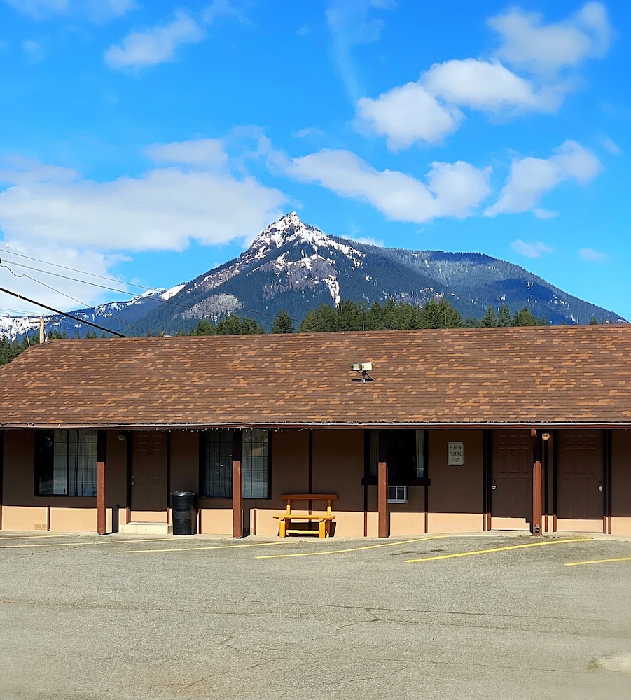 Packwood Inn 6/56