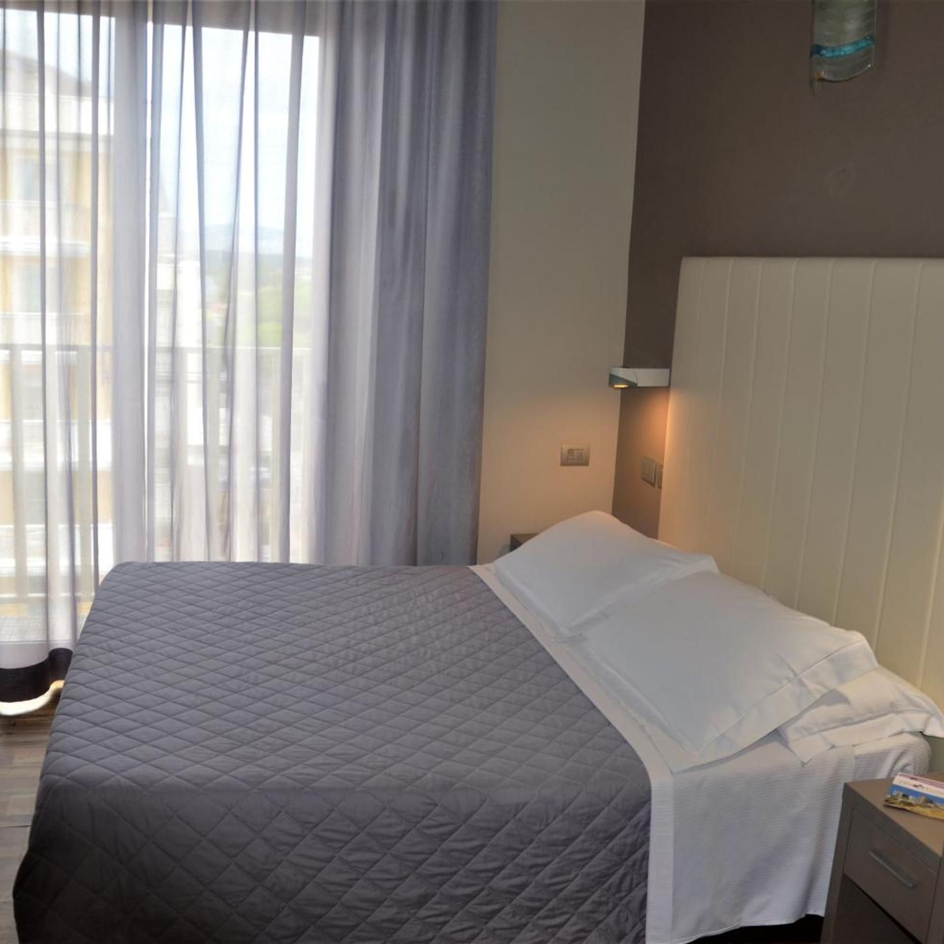 Small Double, Economy, City Side, Pool Access