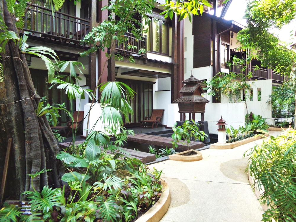 YANTARASRI RESORT 61/67