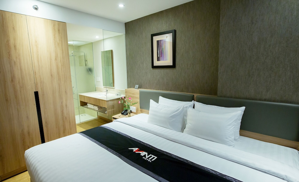 Avanti Hotel 26/38