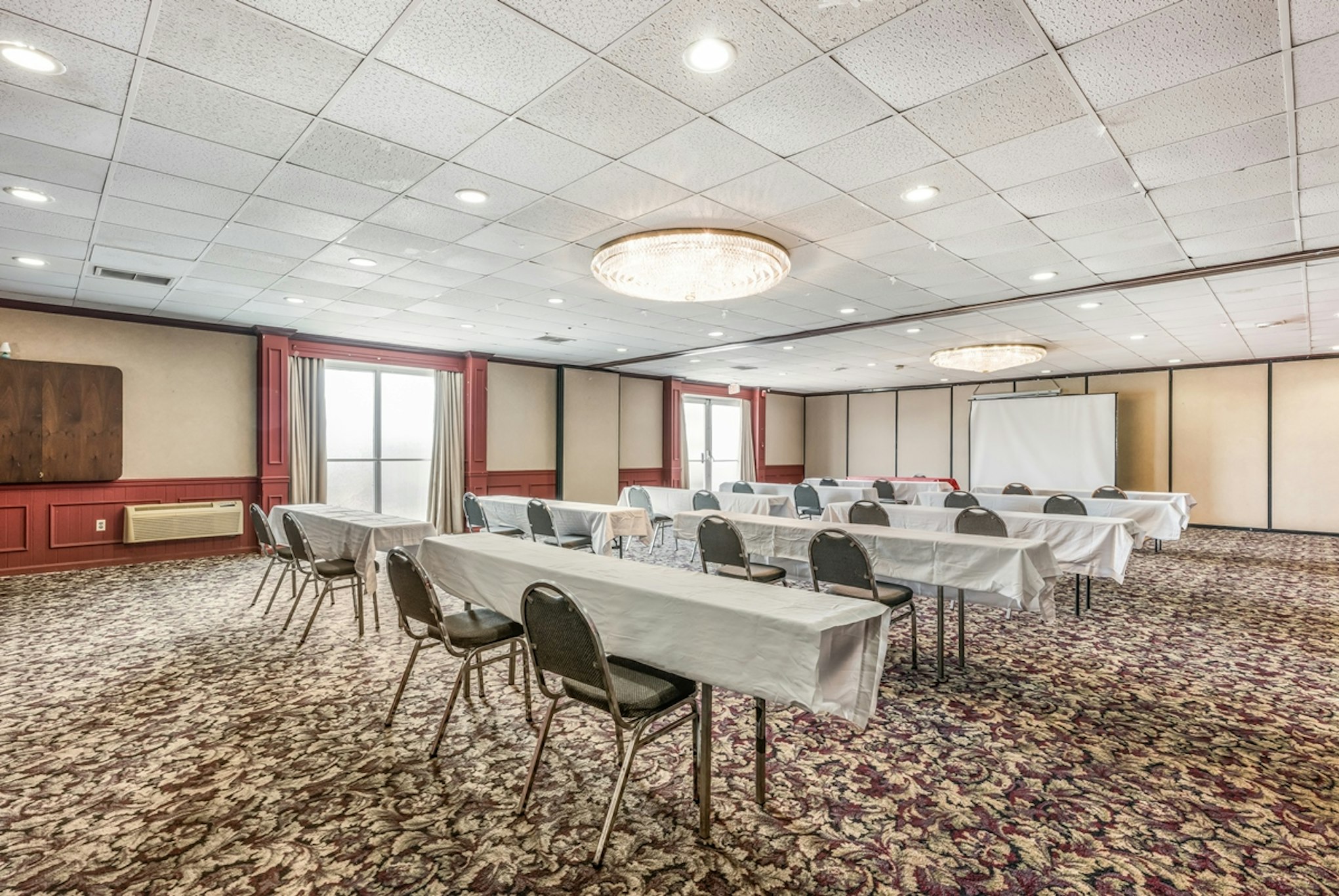 Red Carpet Inn and Suites Hazleton 19/23