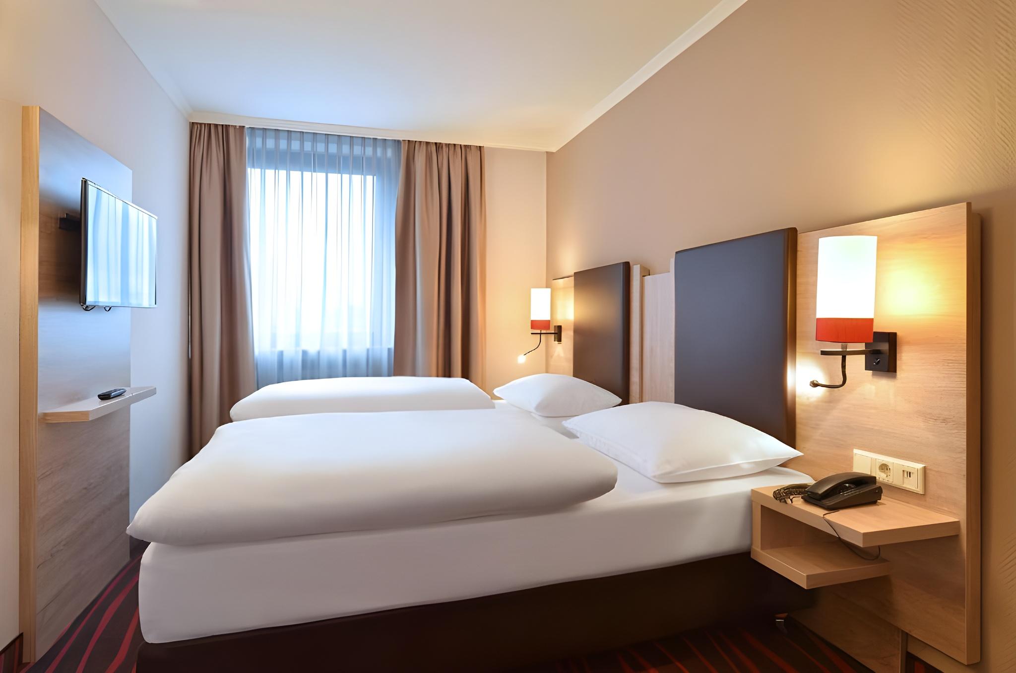Standard, Twin Beds, Courtyard View, No Air Condition