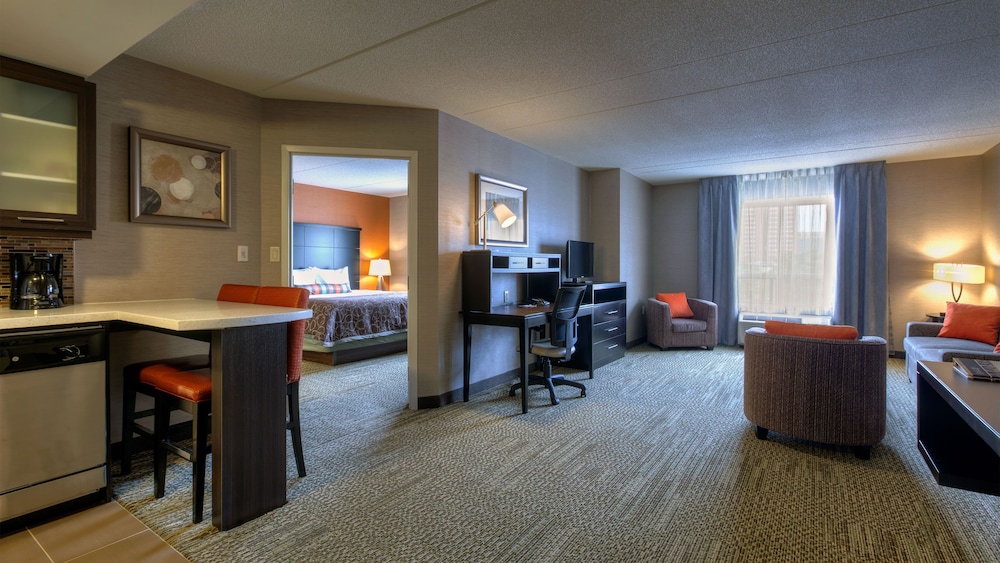 STAYBRIDGE SUITES HAMILTON - DOWNTOWN 56/80