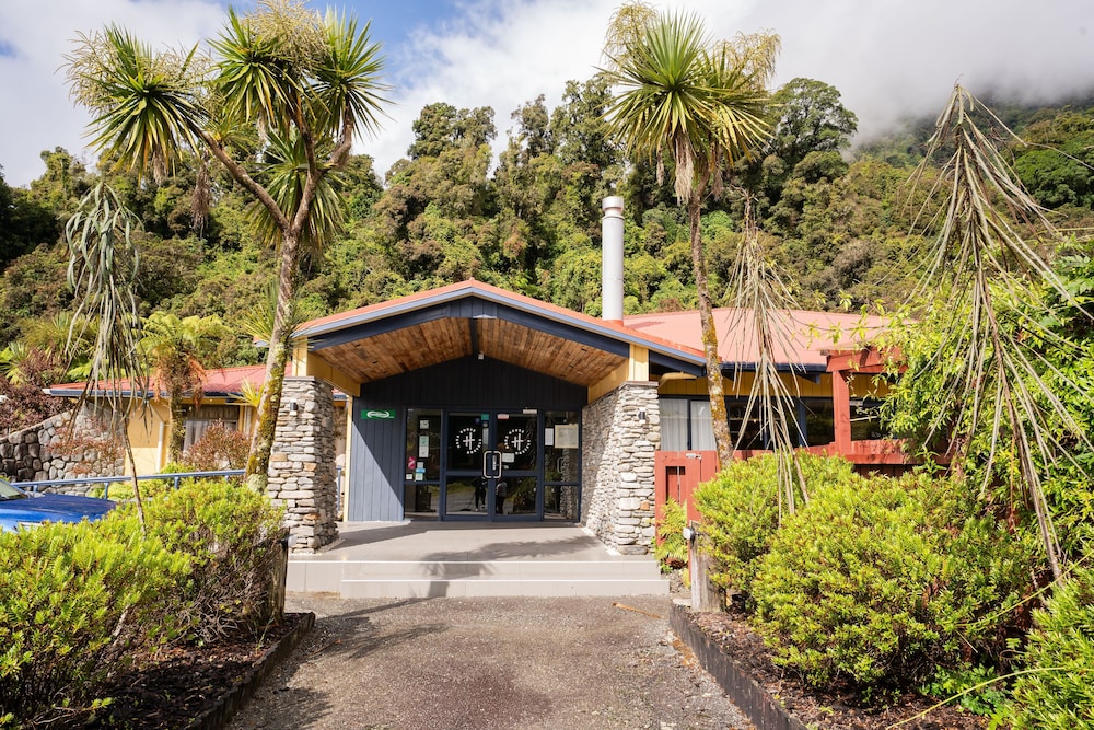 Haka House Franz Josef 35/35