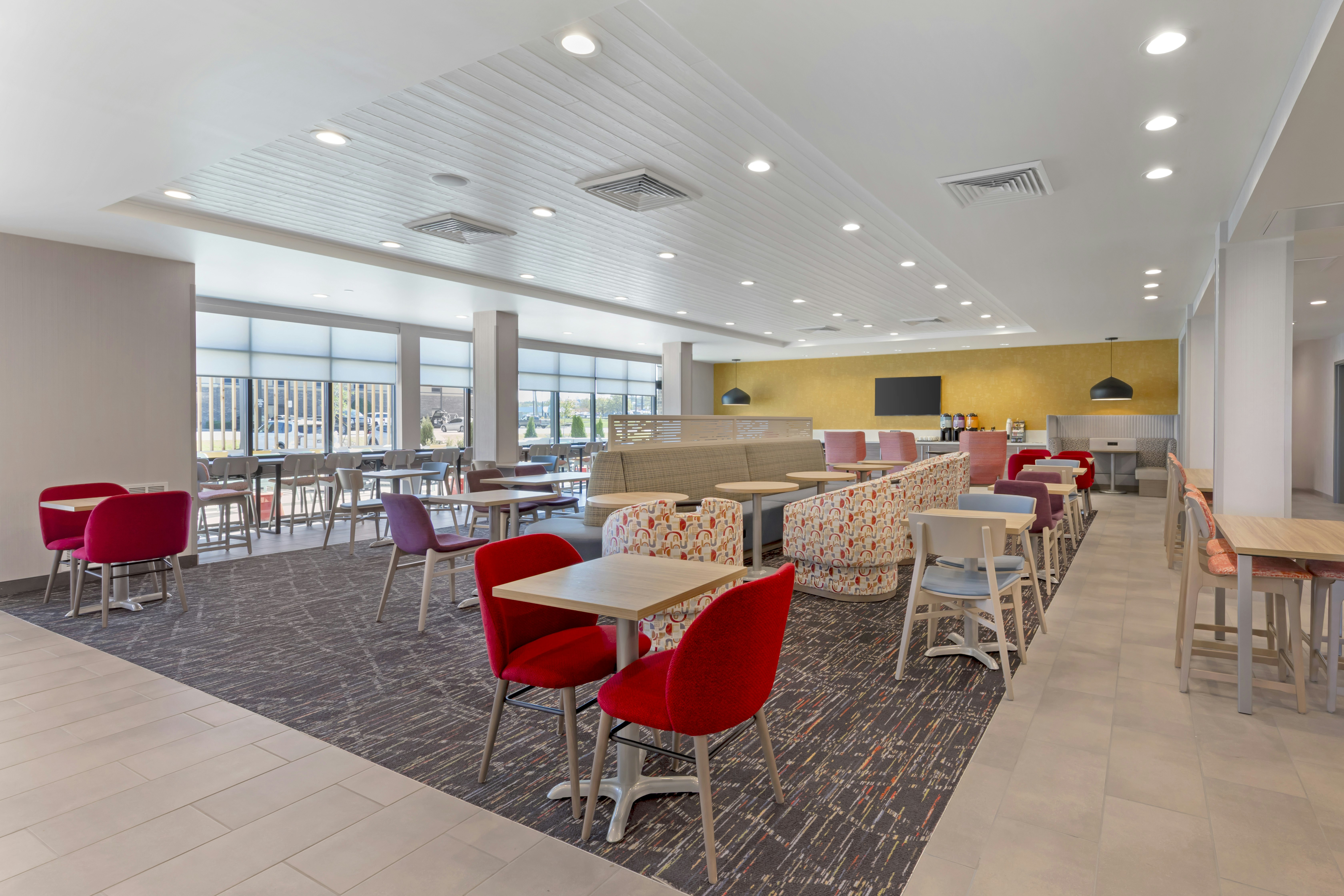 Home2 Suites by Hilton Calera 14/18