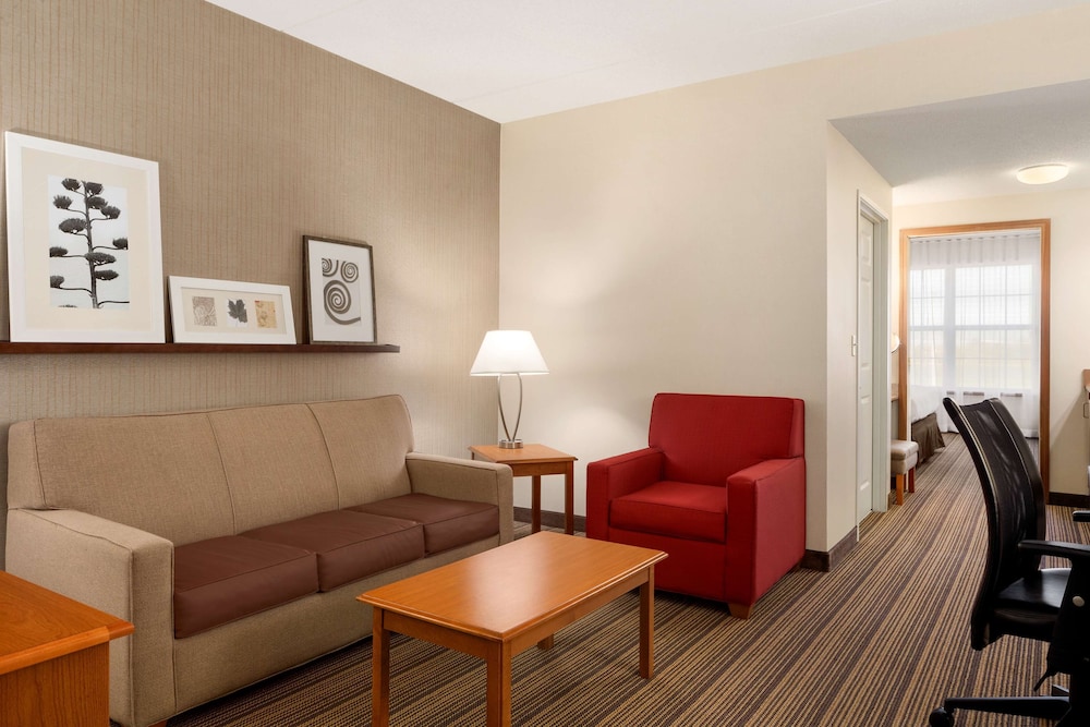 Country Inn & Suites by Radisson, Findlay, OH 11/19