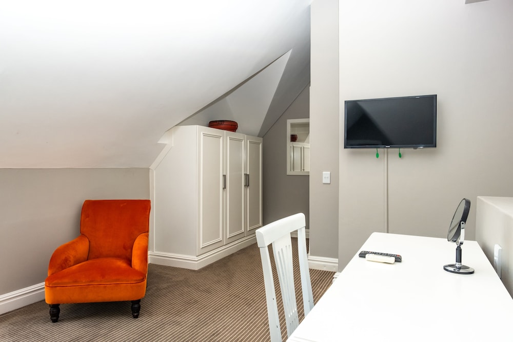 The Bantry Aparthotel by Totalstay 70/79