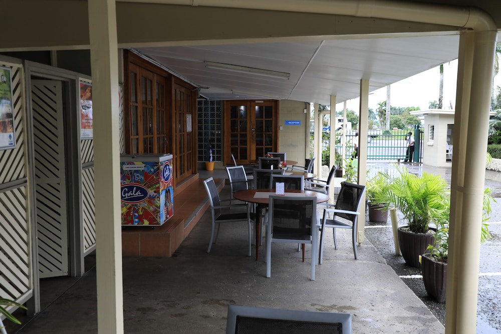 Huon Gulf Hotel and Apartments 39/49