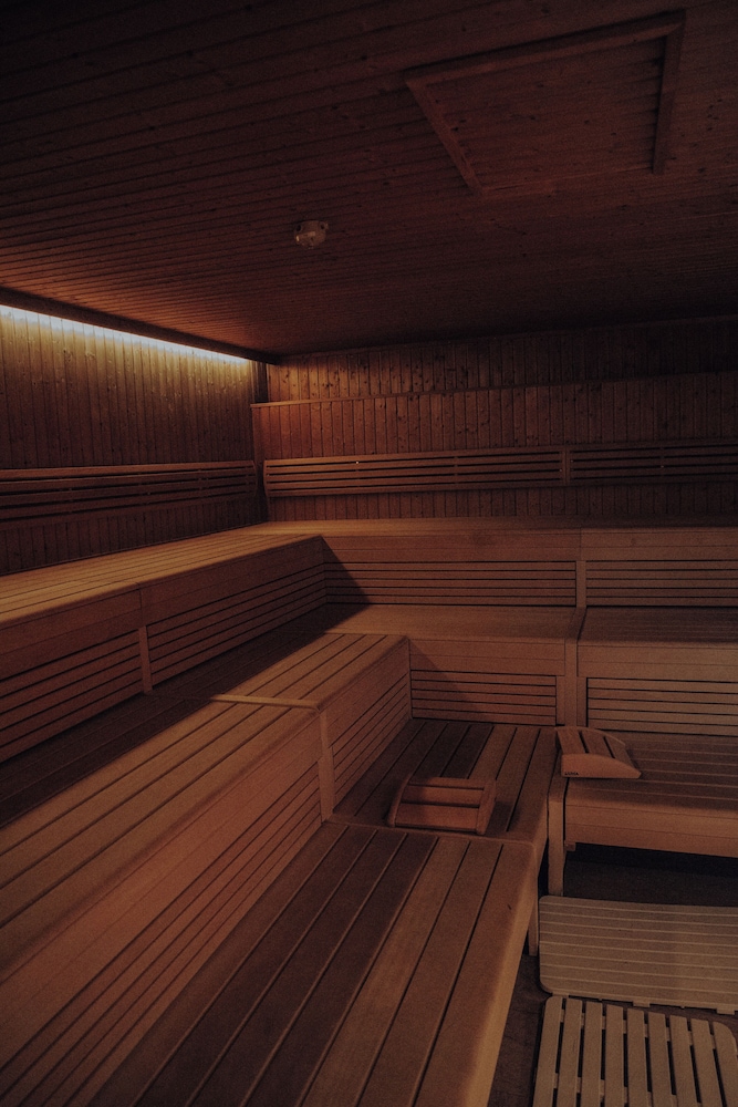 swimming pool spa