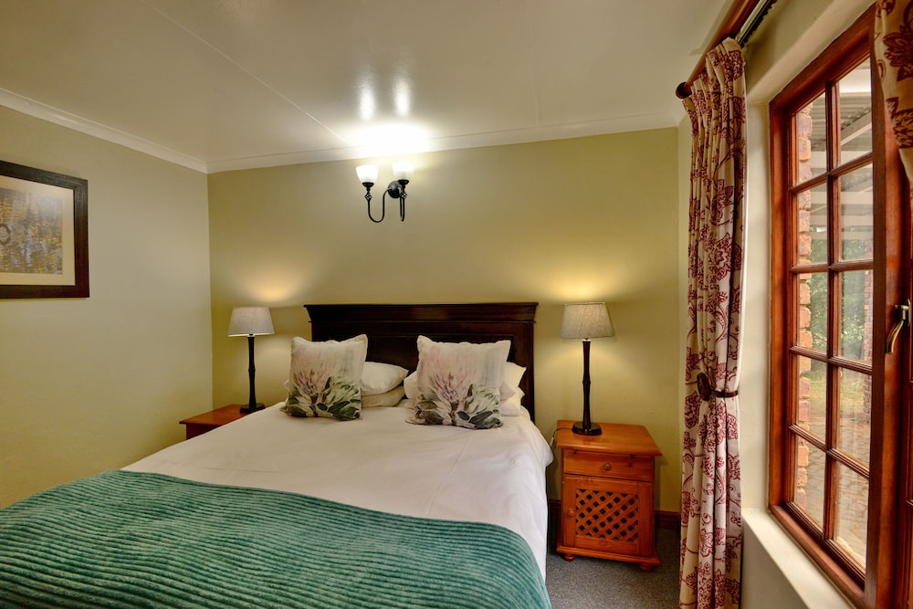 Country, Villa, 2 Double and Twin Beds