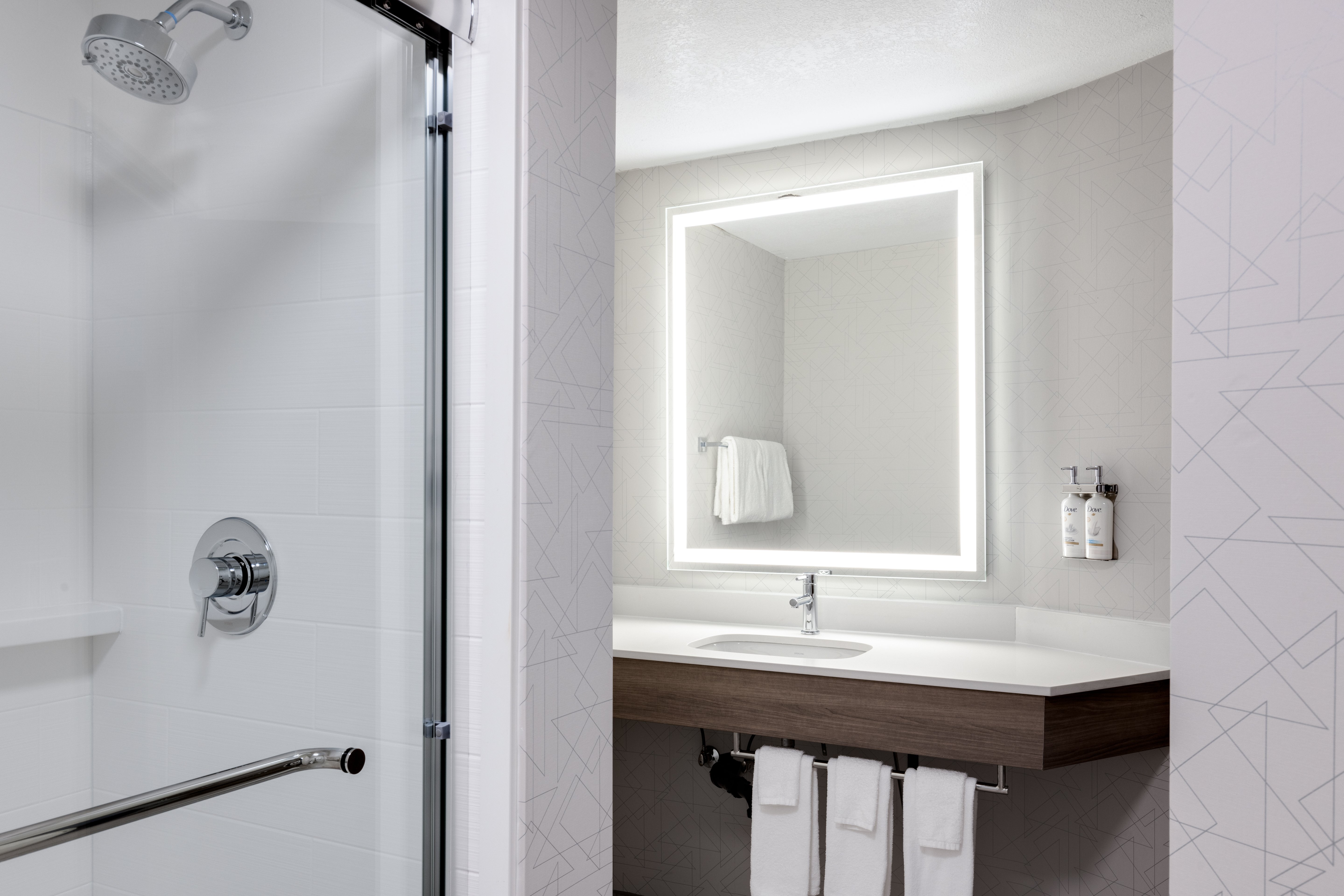 غرفة بسرير كوين، Holiday Inn Express Portland South - Lake Oswego 3/3