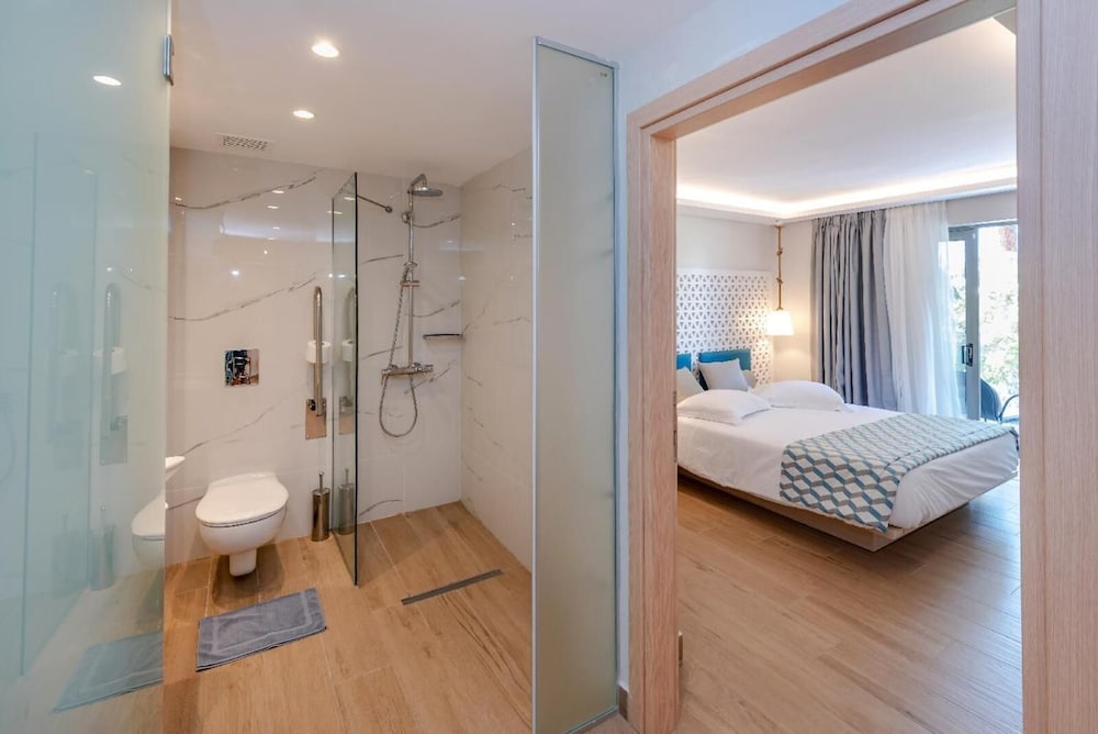 Triton Boutique Hotel 45/47