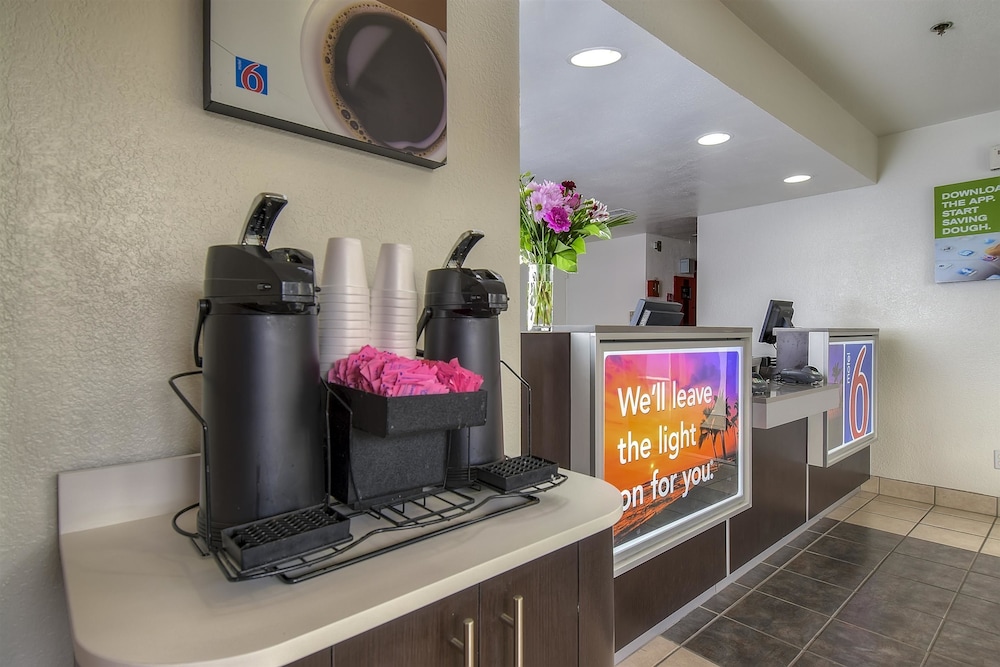 Motel6 Carlsbad, CA Beach 13/50