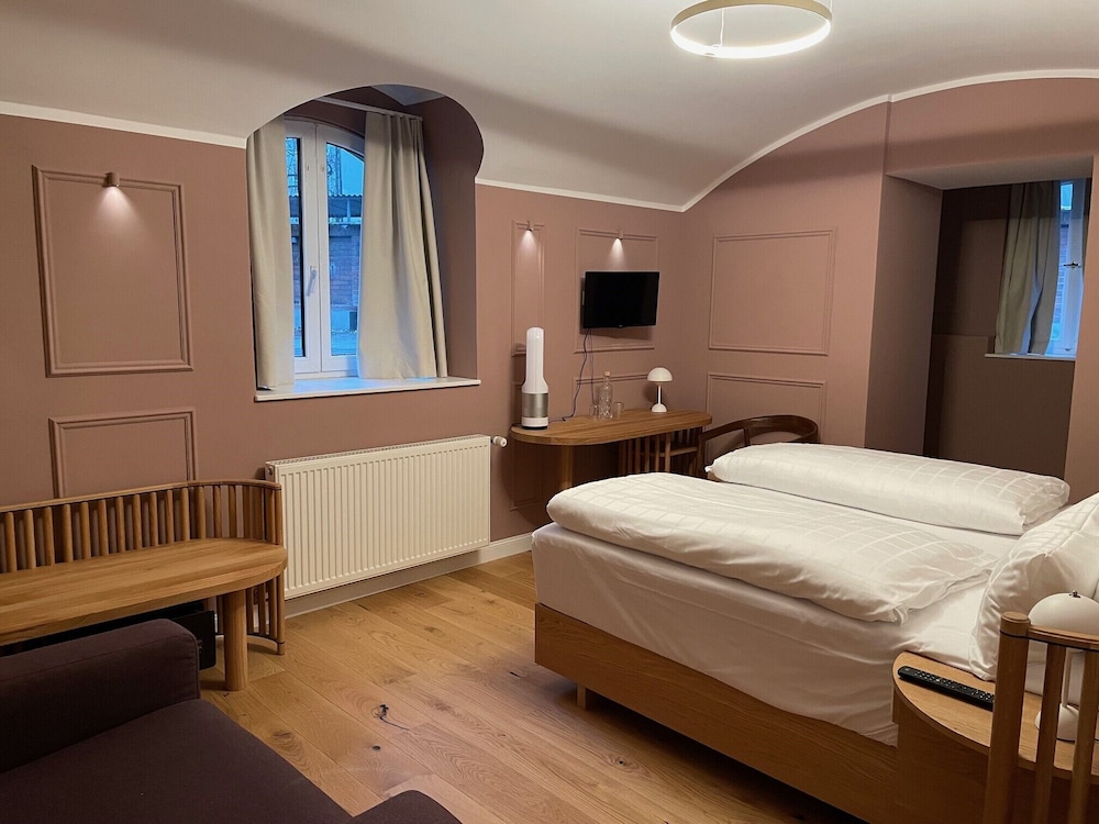 Hotel Uhland 7/33
