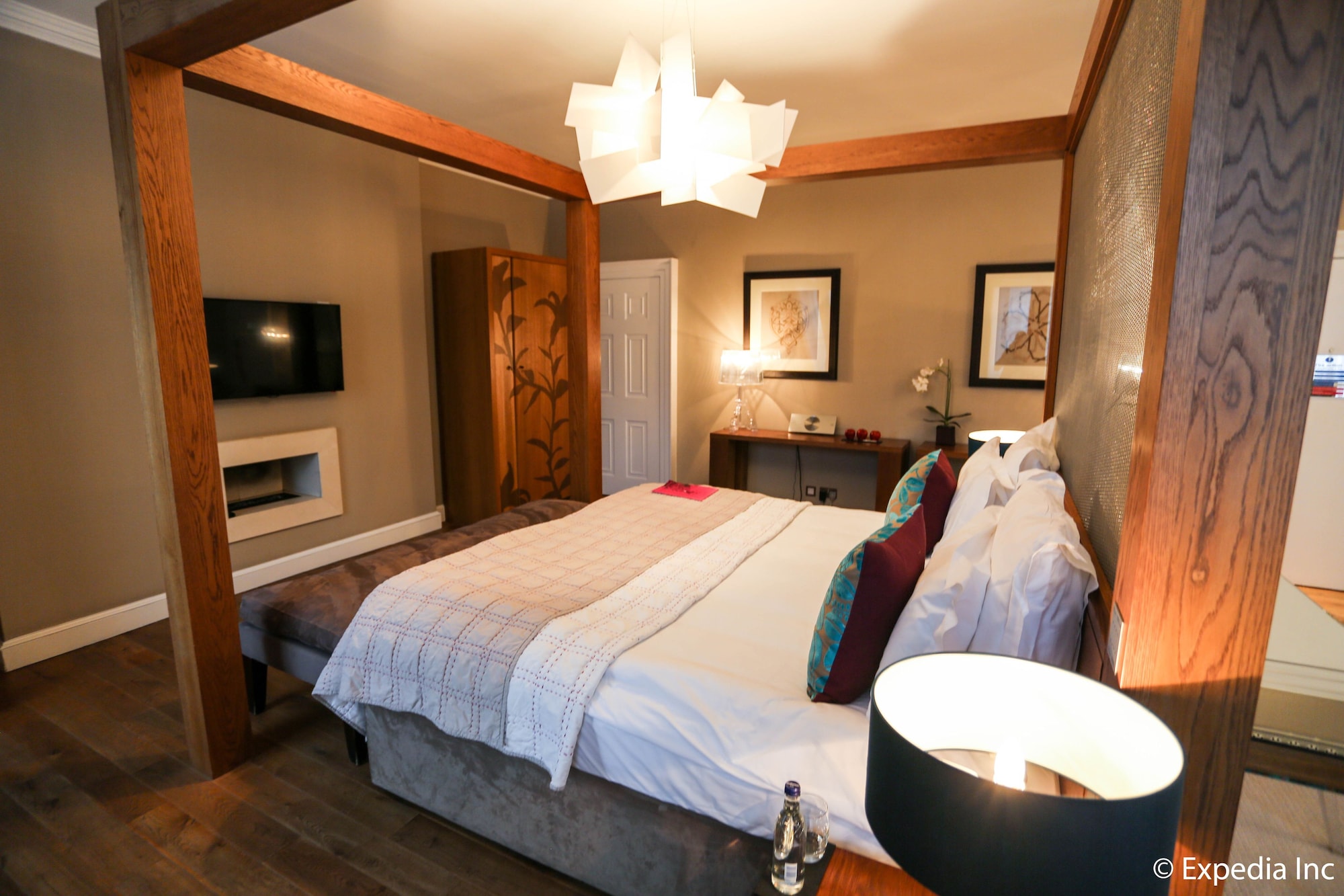 GEORGIAN, SUITE
