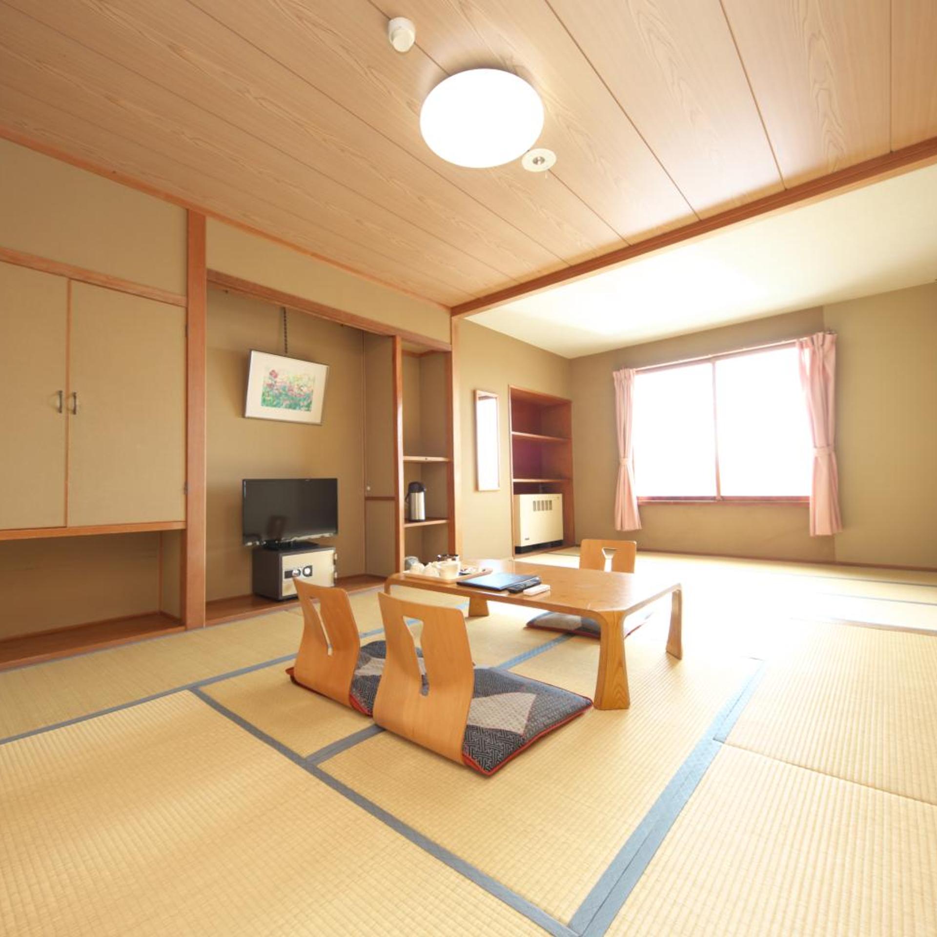 Shiga Swiss Inn 22/33