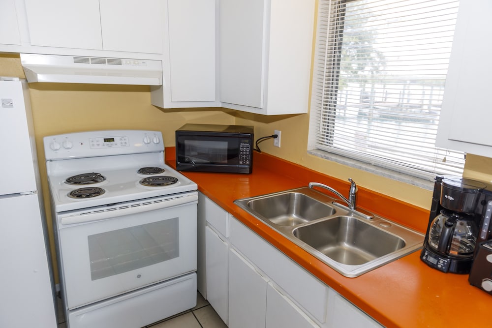 Manasota Key Resort 33/50