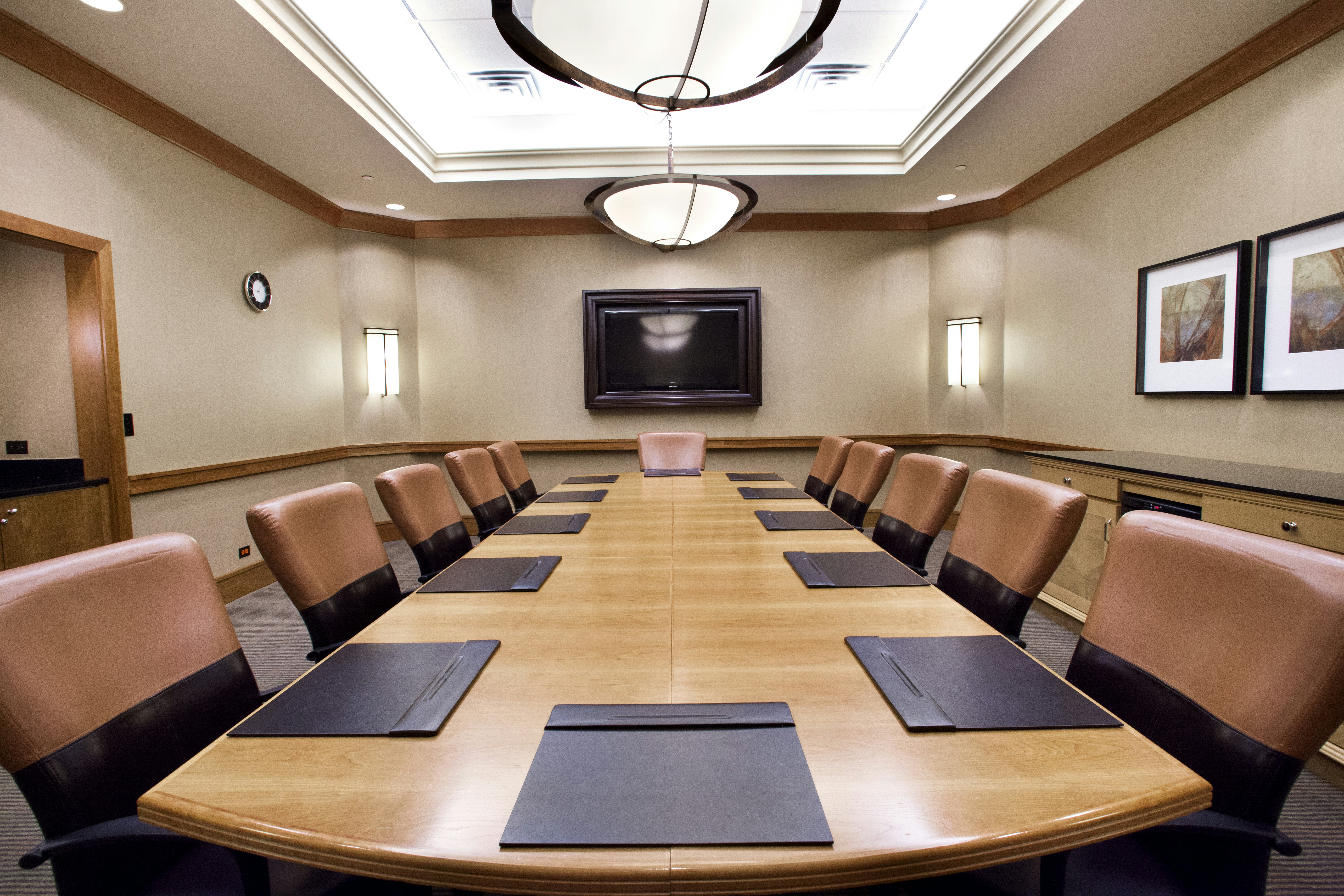 Hilton Chicago/Oak Brook Suites 42/56