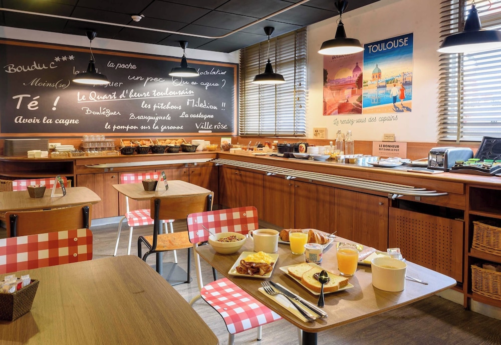 restaurant cafeteria