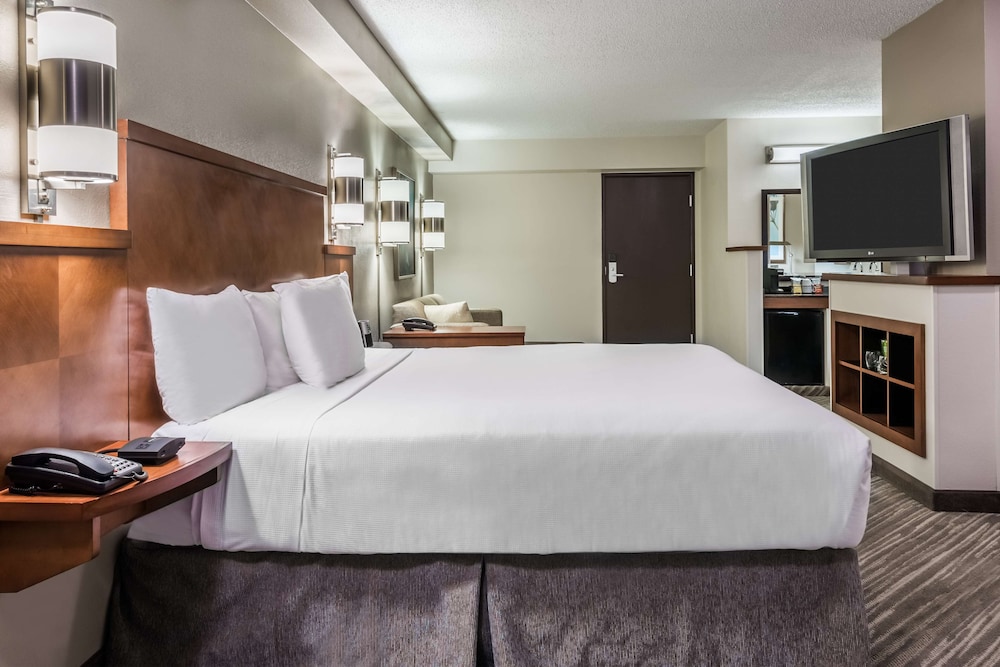 Hyatt Place Rogers / Bentonville 8/49