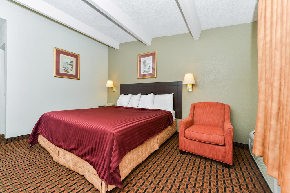 Americas Best Value Inn Sarasota Downtown 17/40