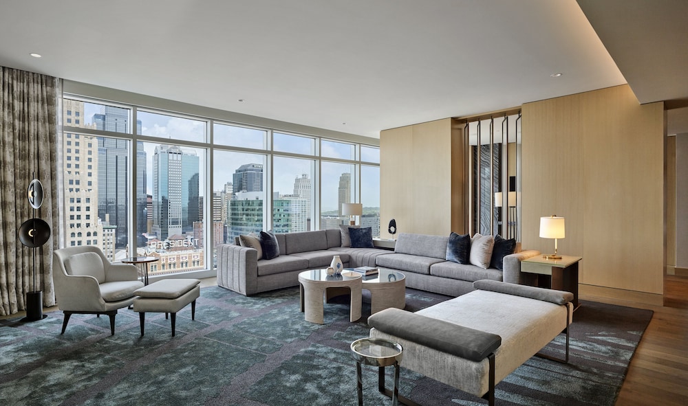 Loews Kansas City Hotel 46/78