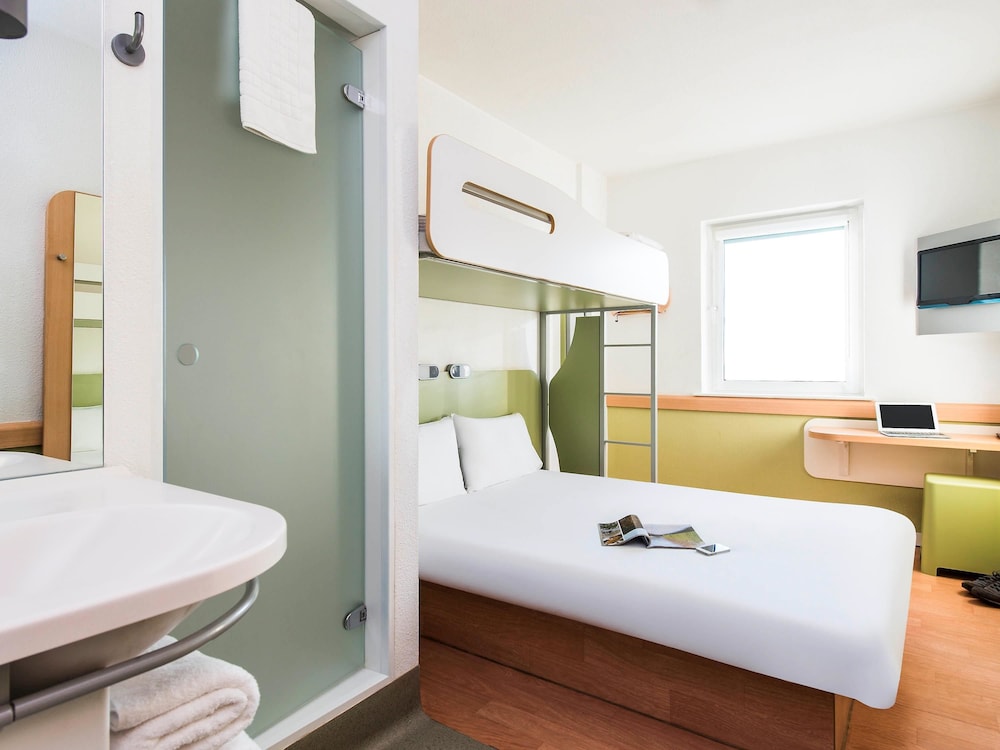 Ibis Budget Leeds Centre Crown Point Road 23/63