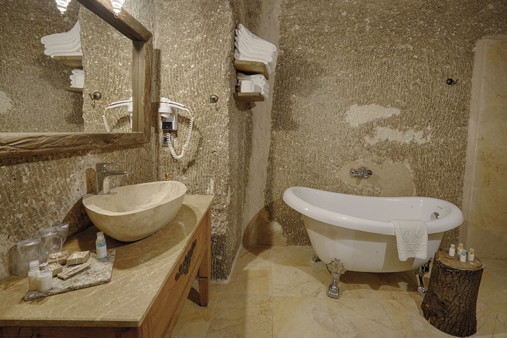 Hera Cave Suites 45/50