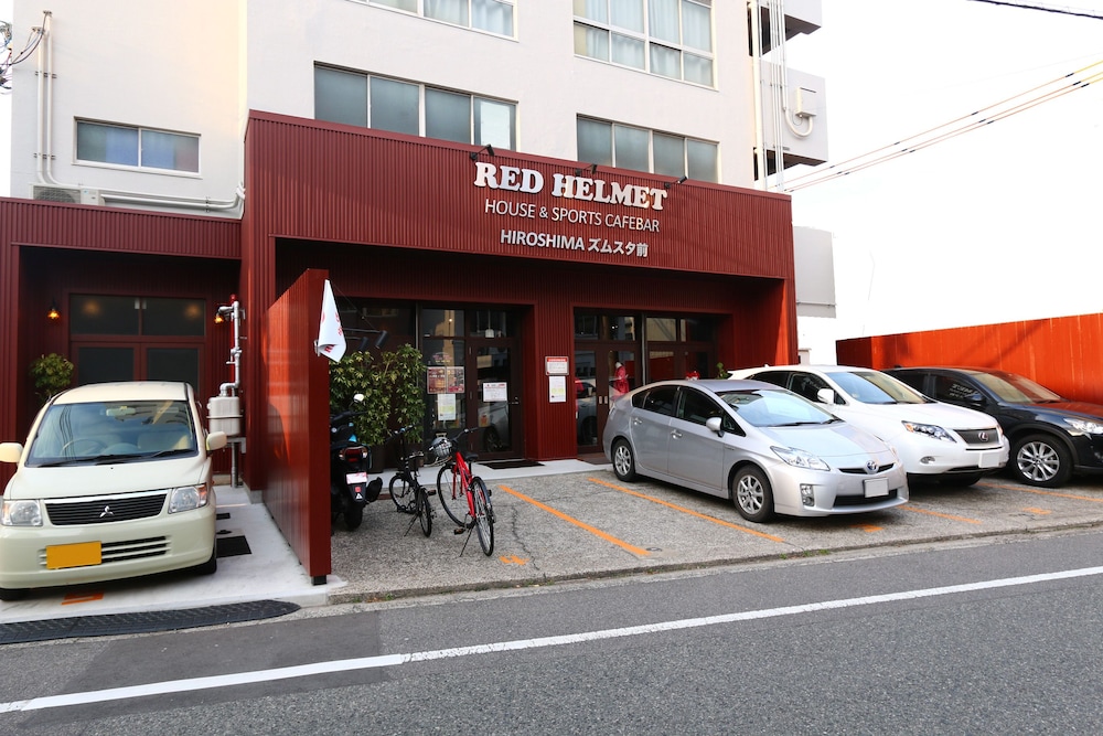 RED HELMET House & Sports Bar Hiroshima 40/49