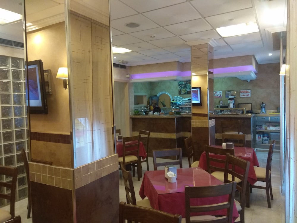 Hostal Toledo 32/50