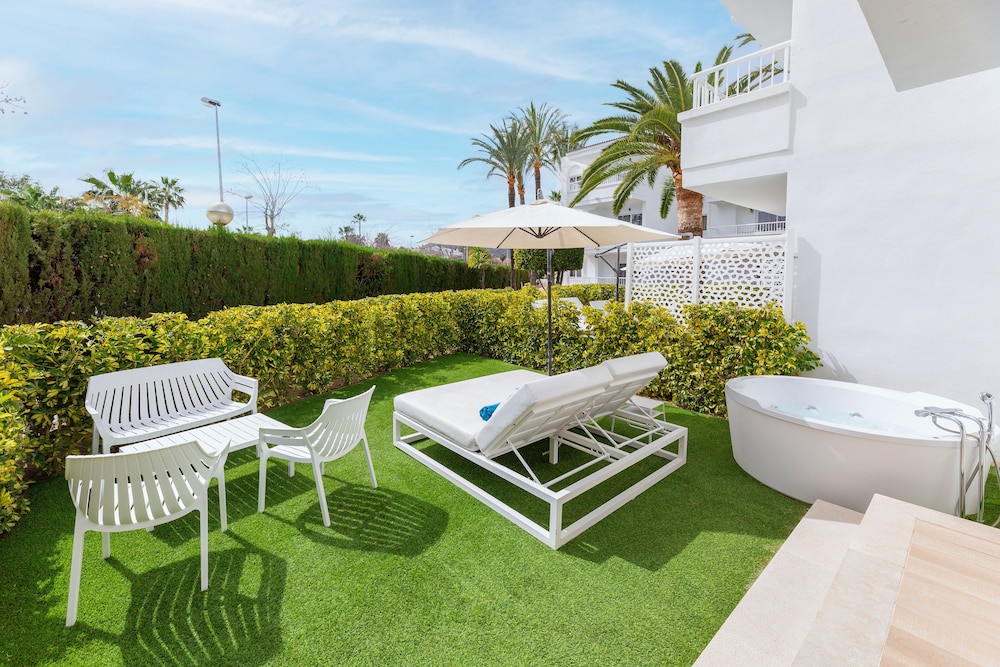 Palm Garden Apartments 50/54
