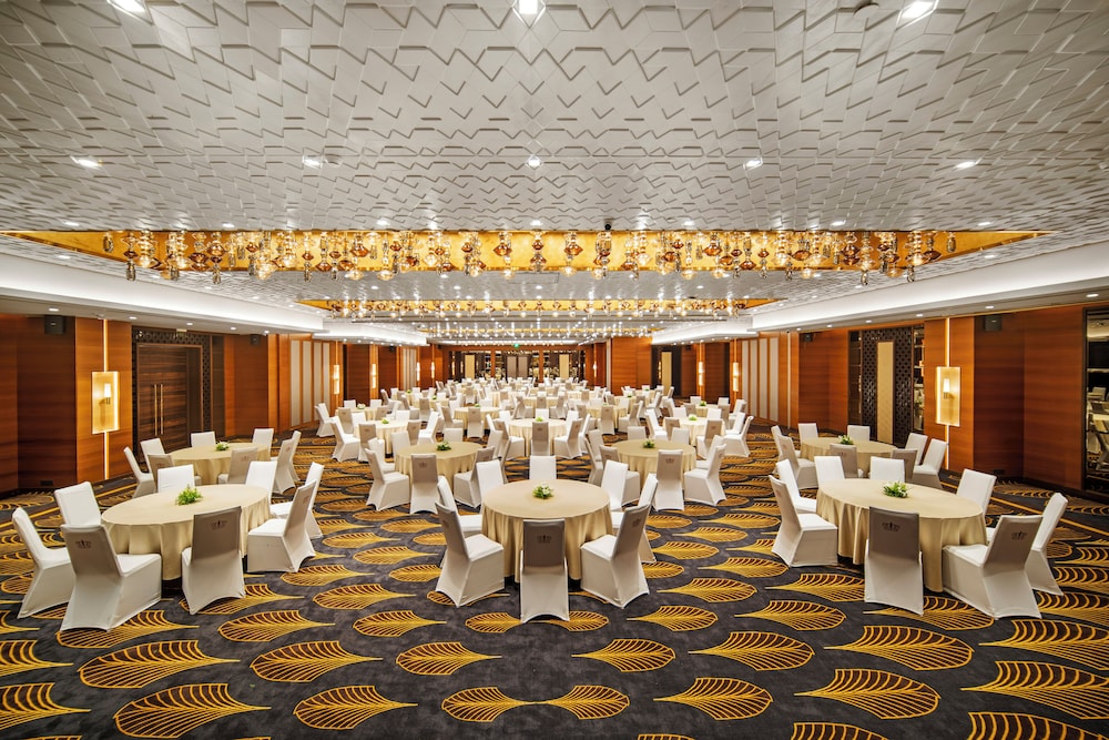 Radisson Blu Hotel & Suites GRT Chennai 47/50