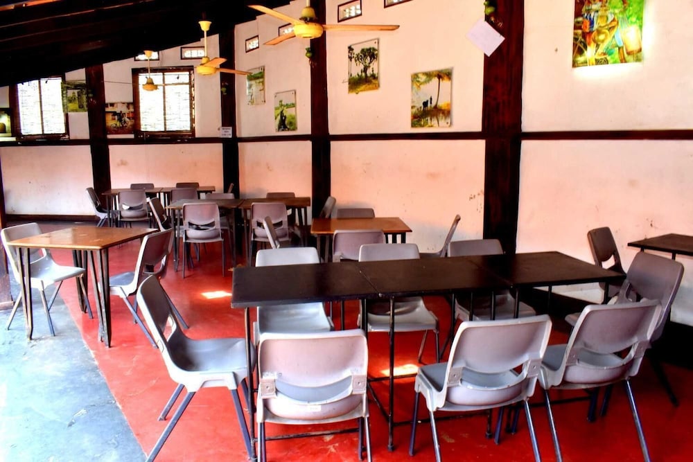 Cosy Hotel And Restaurant 17/24
