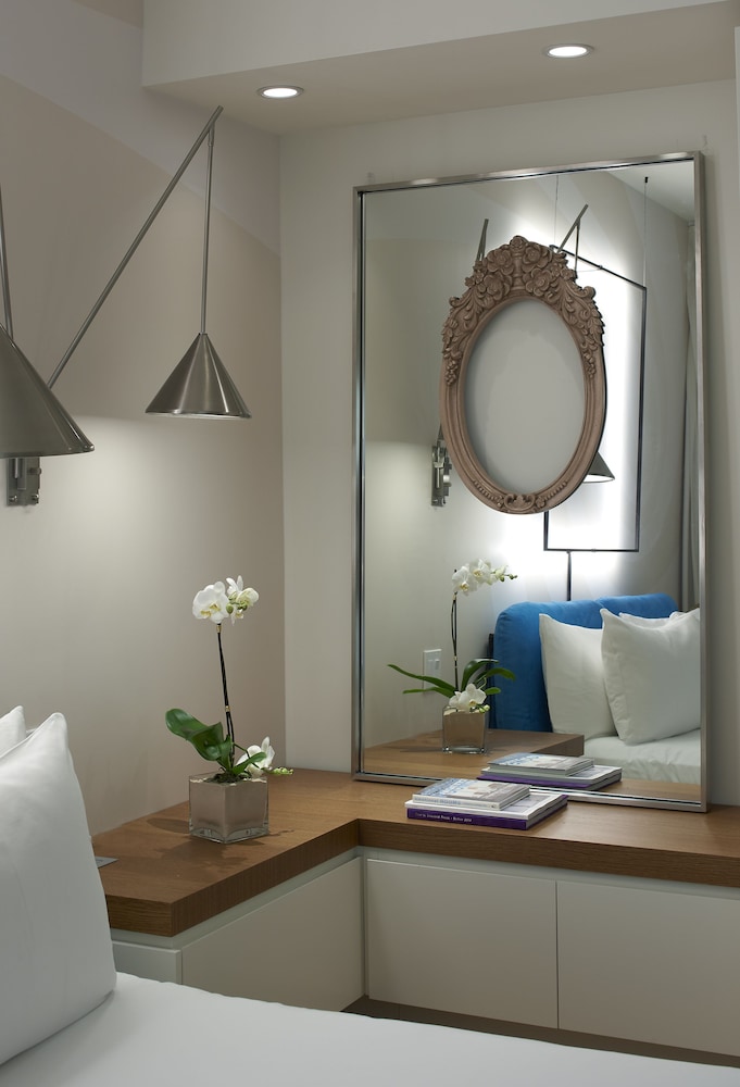 The Valorian Los Angeles, Curio Collection by Hilton 17/87